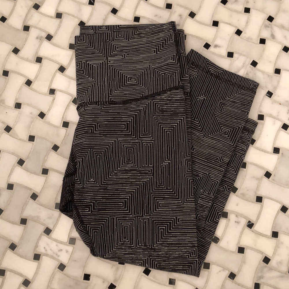 Lululemon geometric crop pants